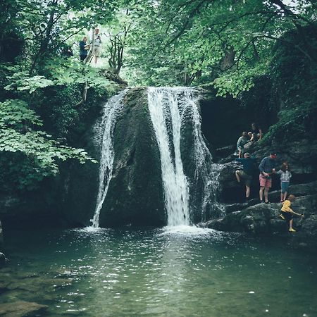 Central Malham Wellbeing Escape With Hot Tub Sleeps 8 Экстерьер фото