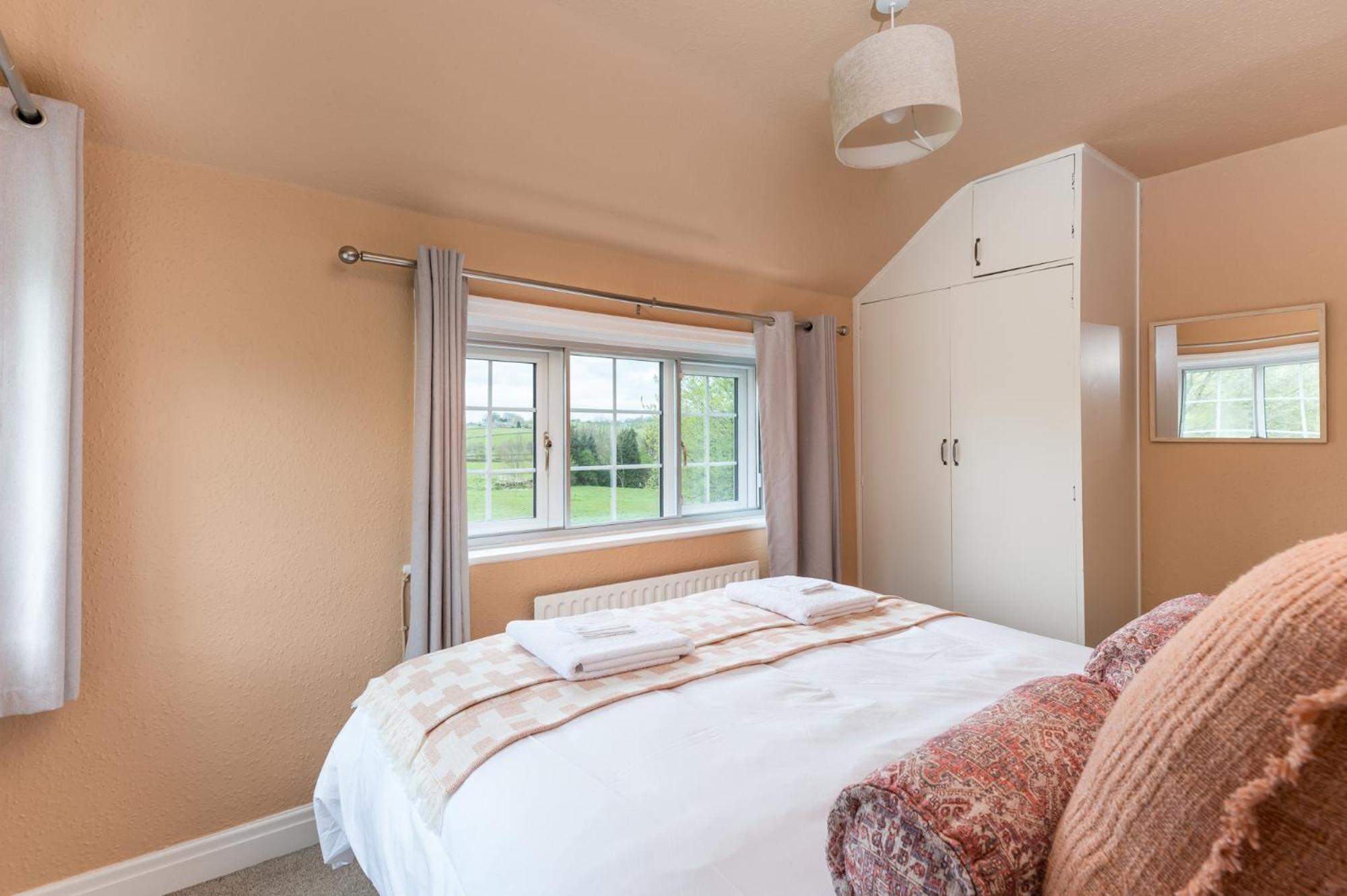 Central Malham Wellbeing Escape With Hot Tub Sleeps 8 Экстерьер фото