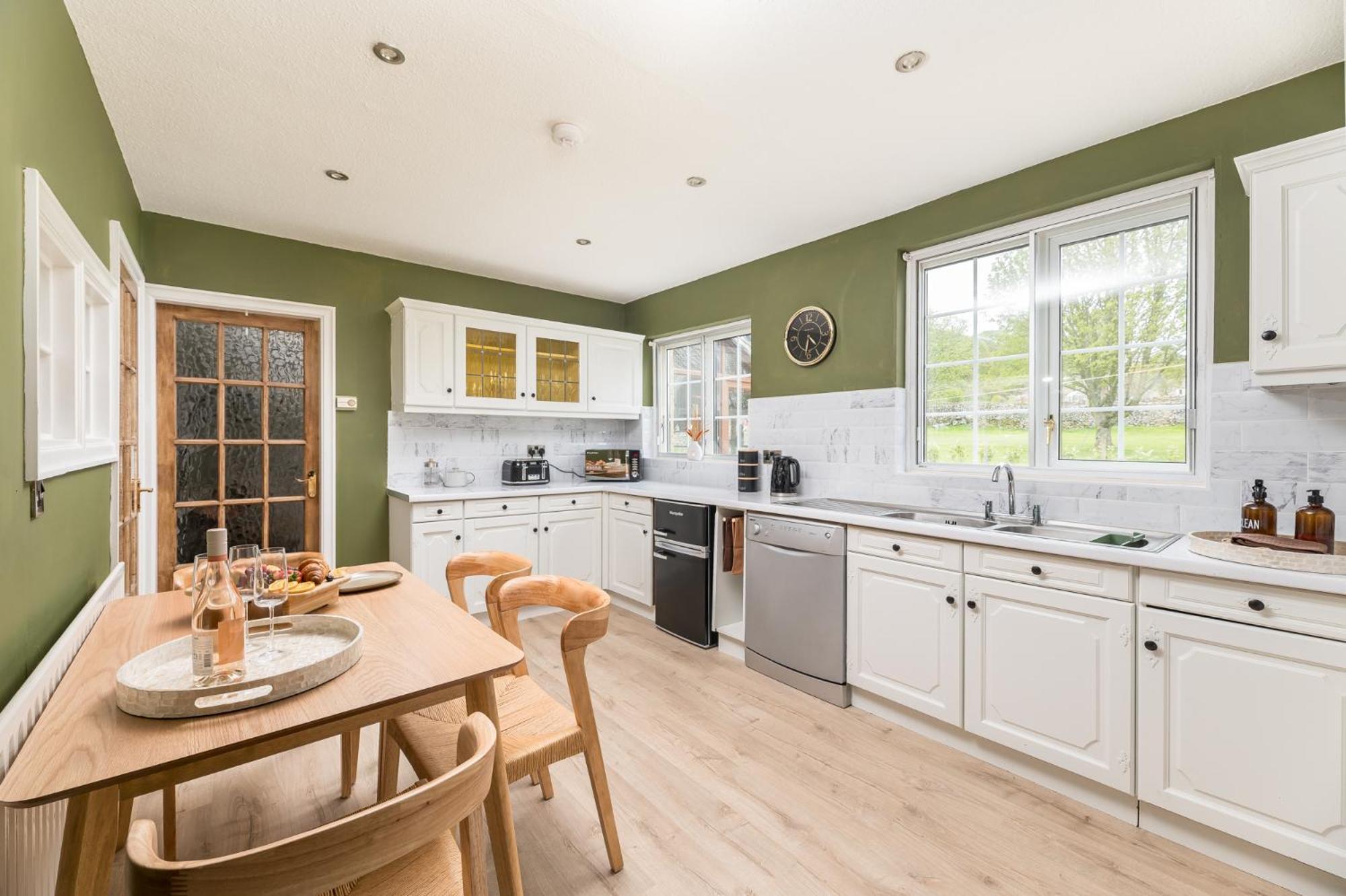 Central Malham Wellbeing Escape With Hot Tub Sleeps 8 Экстерьер фото