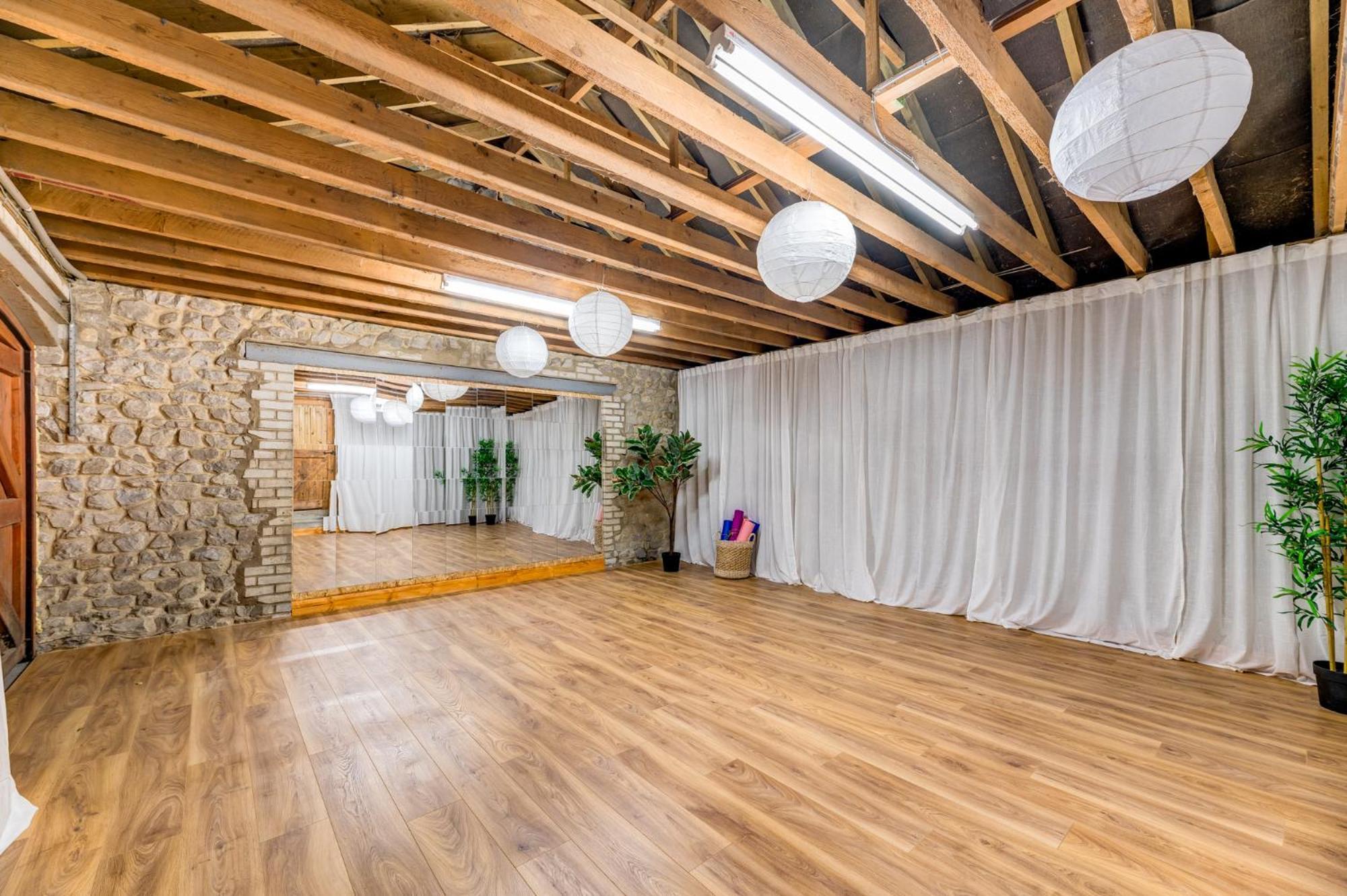 Central Malham Wellbeing Escape With Hot Tub Sleeps 8 Экстерьер фото