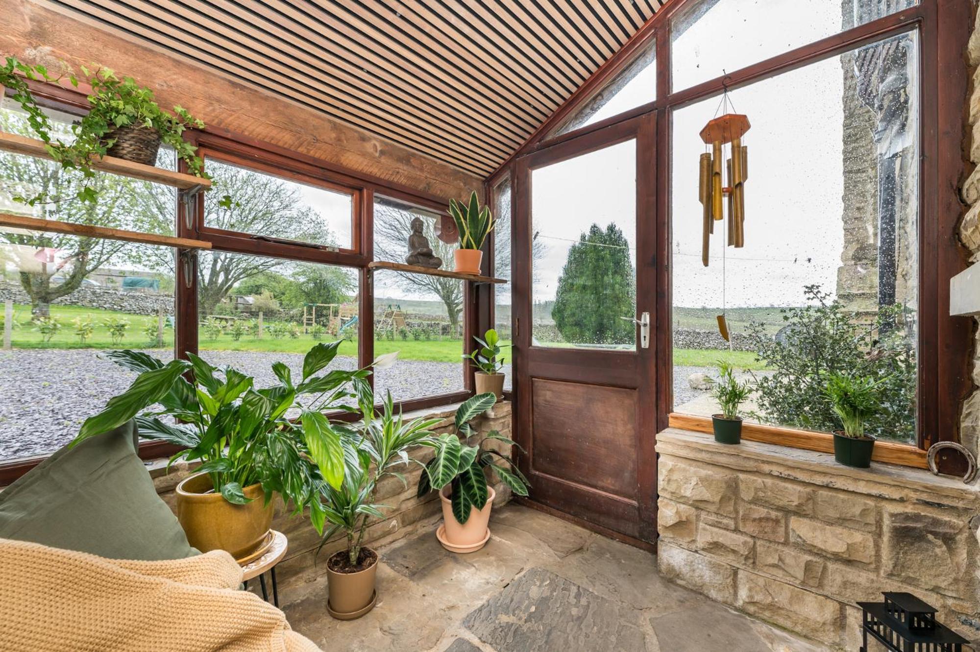 Central Malham Wellbeing Escape With Hot Tub Sleeps 8 Экстерьер фото