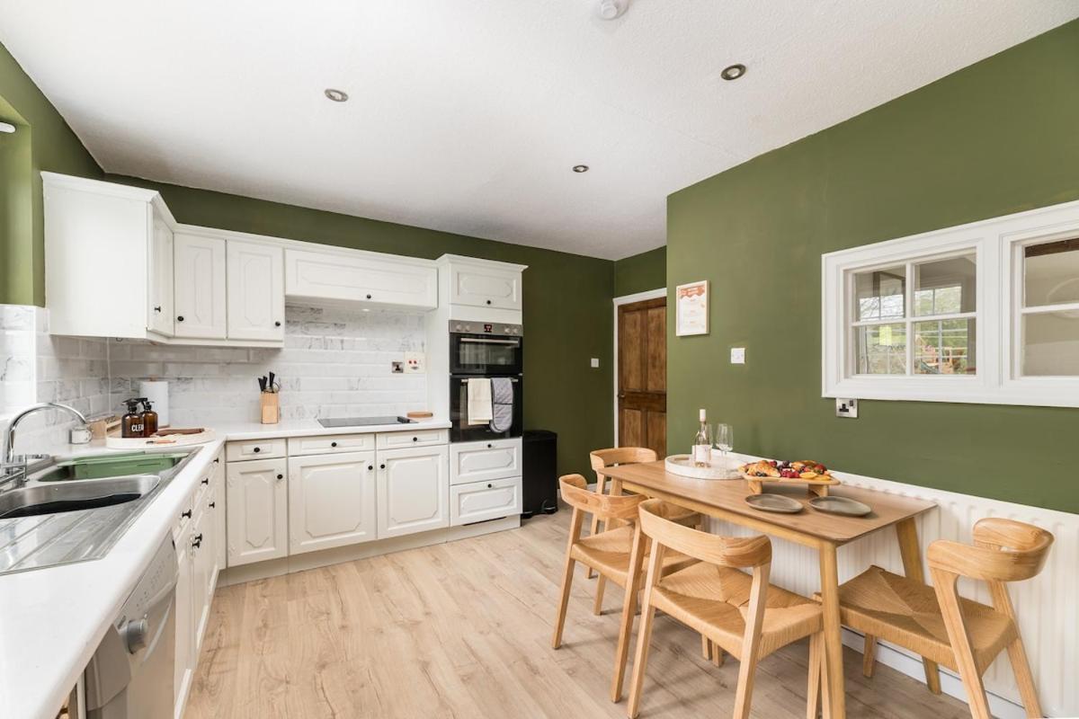 Central Malham Wellbeing Escape With Hot Tub Sleeps 8 Экстерьер фото