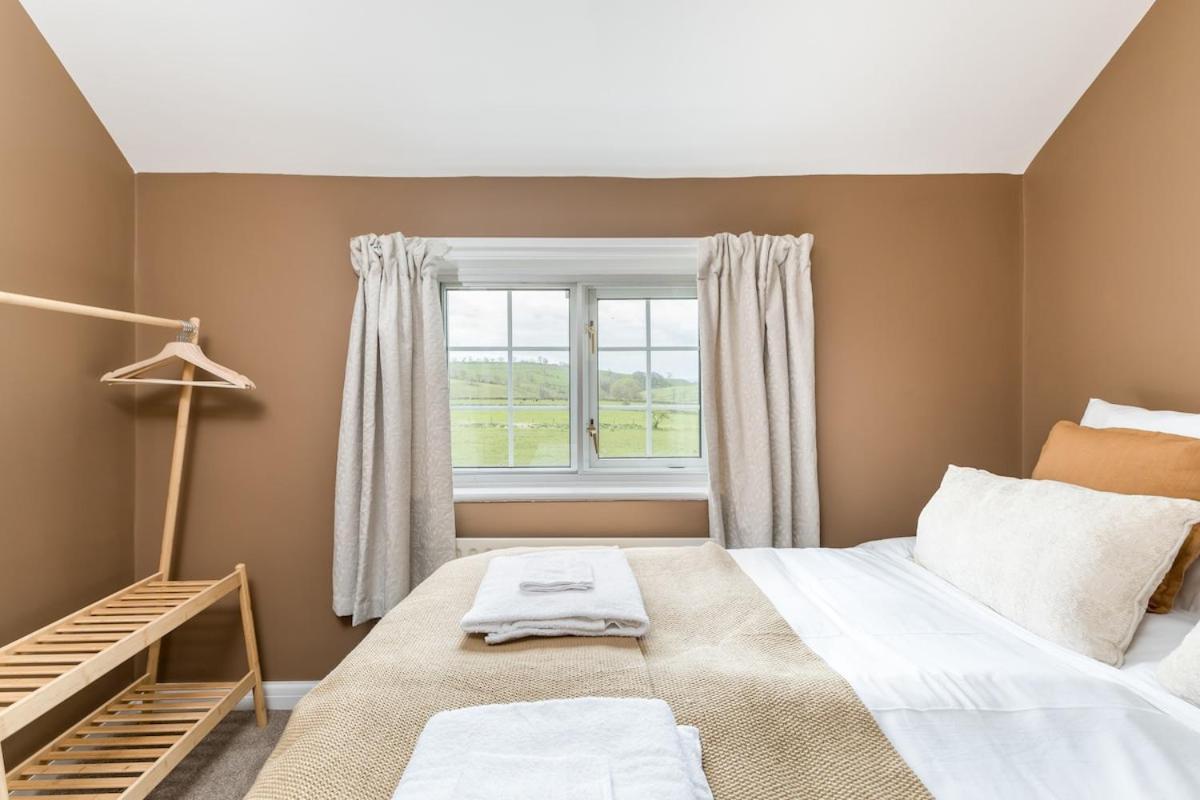 Central Malham Wellbeing Escape With Hot Tub Sleeps 8 Экстерьер фото