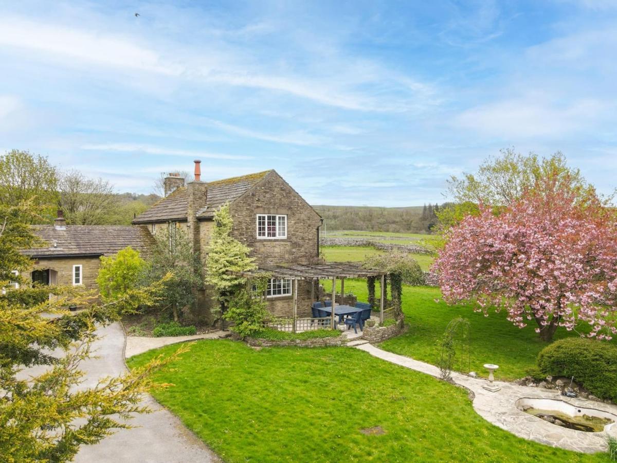 Central Malham Wellbeing Escape With Hot Tub Sleeps 8 Экстерьер фото