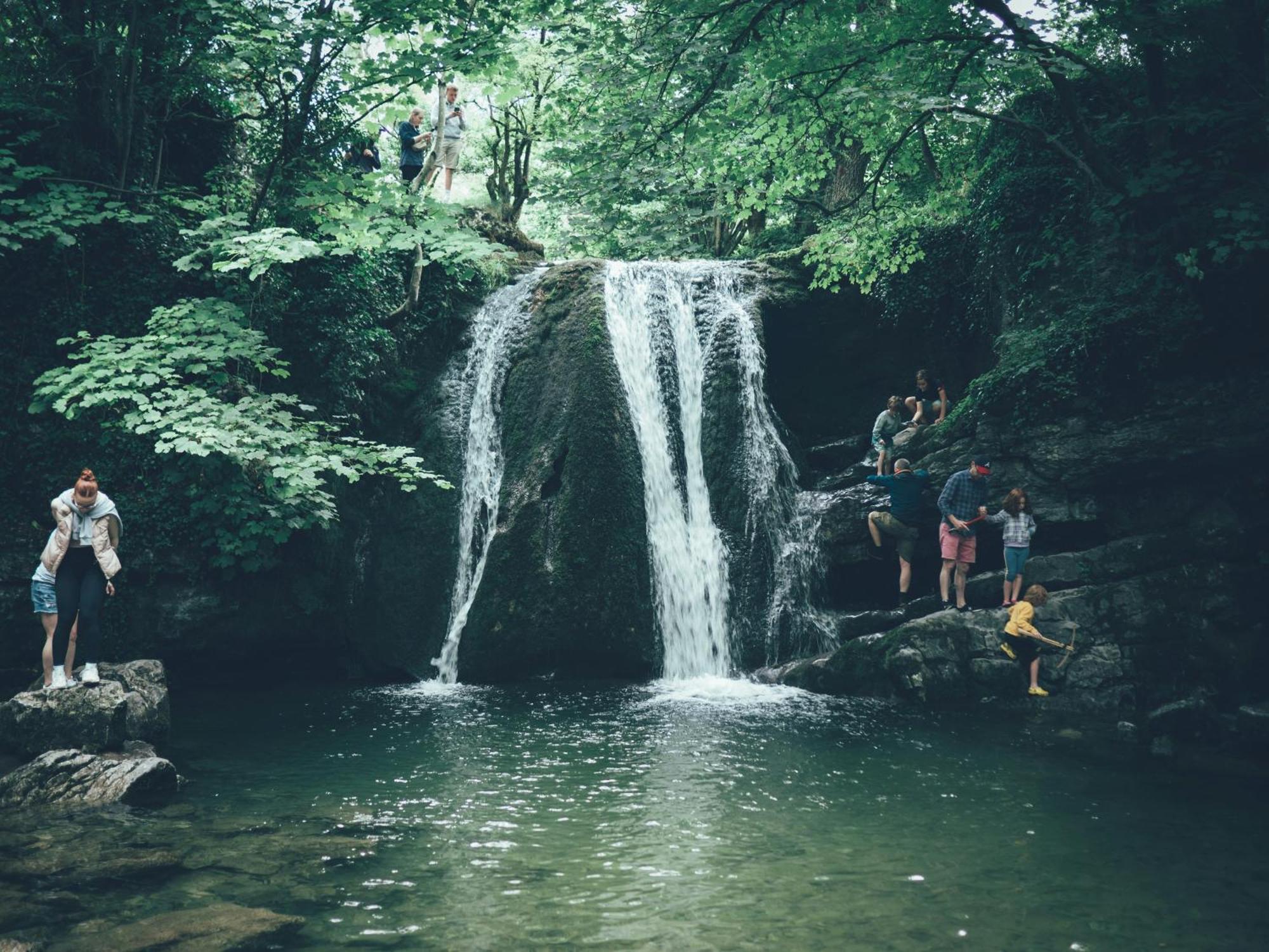 Central Malham Wellbeing Escape With Hot Tub Sleeps 8 Экстерьер фото